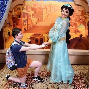 Meet your Posher, Alex